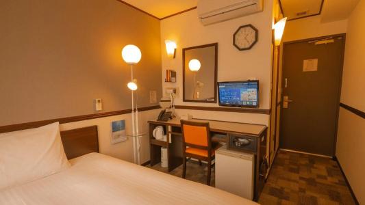 Toyoko Inn Shin-Osaka Chuo-guchi Honkan - 26