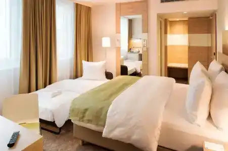 Holiday Inn Frankfurt Airport, An Ihg - 33