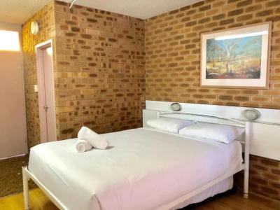 Marco Polo Motor Inn - 66