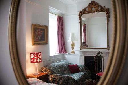 Dawson Place, Juliette's - 39