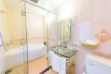 Best Western Okinawa Onna Beach - 10