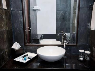Ocean Edge Suites & Colombo - 8