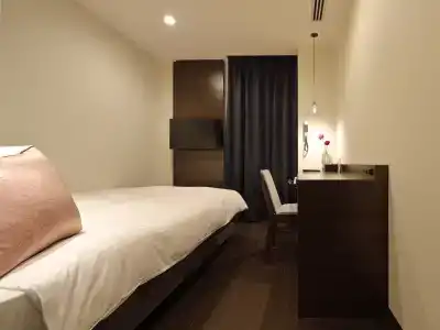Red Roof Inn & Suites Osaka Namba Nipponbashi - 4