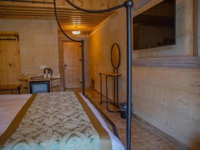 Luxury Cratus Stone Palace - 81