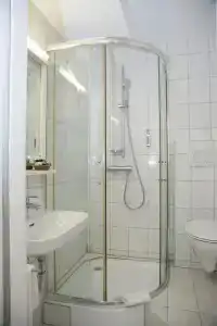 & Gästehaus Seehof - 5