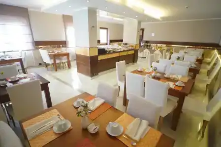Suites & Residence - 21