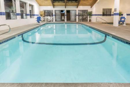 Super 8 by Wyndham - 9