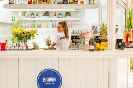 Brown Beach House & Spa - 42
