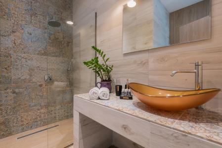 Aeolos Boutique and Suites - 8