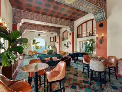 La Valencia - 1