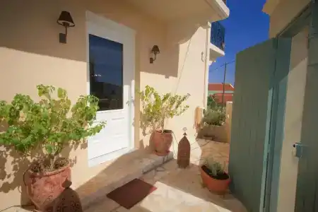 Agnantia Bed & Breakfast - 14