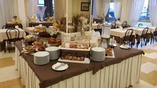 Majorca con Ristorante in Centro a Riccione - 12