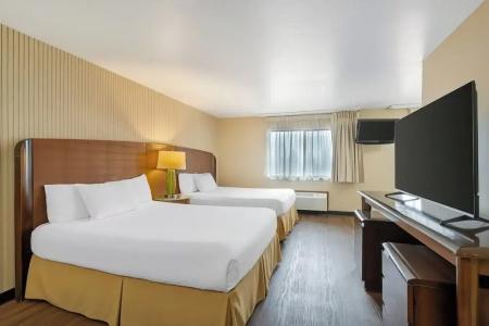 Rogue Regency Inn & Suites - 51