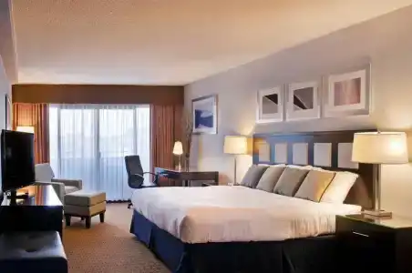Wyndham & Conference Center - 3
