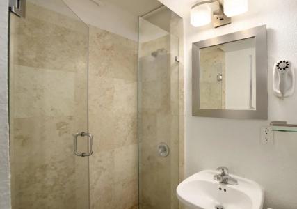 Broadmore Miami Beach - 7