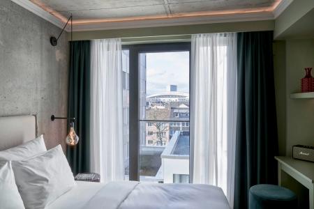 Gekko House Frankfurt, a Tribute Portfolio - 72