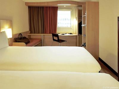 ibis Nîmes Ouest - A9 - 35