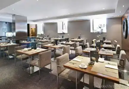 AC Recoletos by Marriott - 15