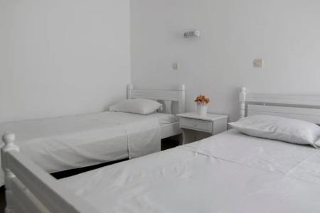 Armadoros / Ios Backpackers - 13