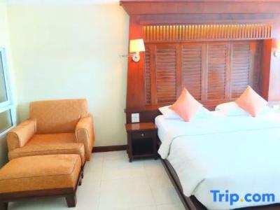 August Suites - 111