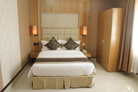 West - 33
