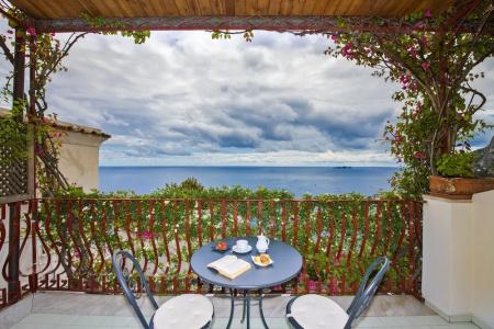 Eden Roc Suites - 383