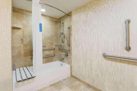 Hampton Inn - 155