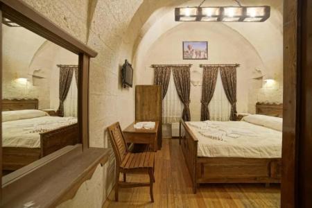Safran Cave - 78