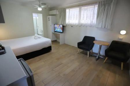Reign Inn - 114