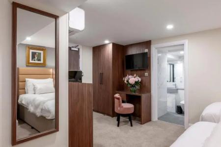 The Castleton - 49