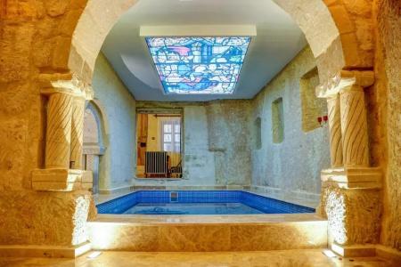 Calypso Cave Suites - 74