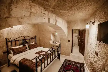 Romantic Cave - 40