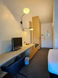 The Avenue - 54