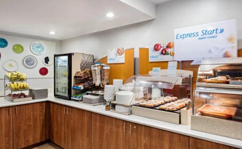 Holiday Inn Express Brooklyn, An Ihg - 12