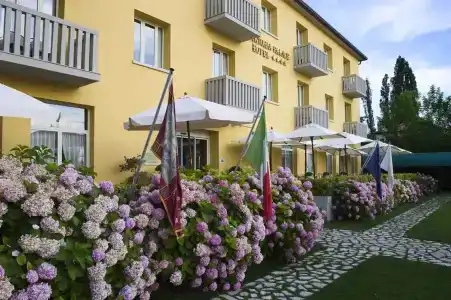 Viktoria Palace - 39