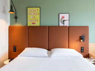 ibis Rennes Centre Gare Sud - 65