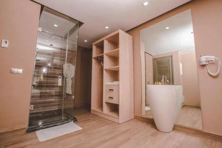 Down Town By Business & Leisures - 115
