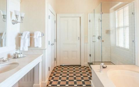 Wentworth Mansion - 39