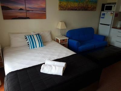 Outrigger Burleigh - 4