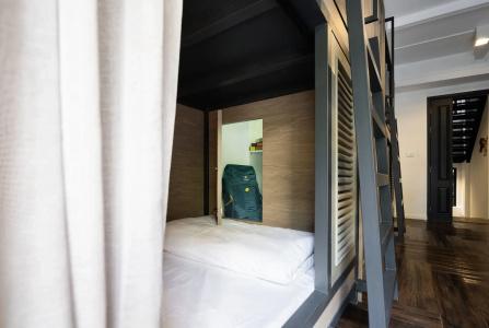 Warm Window Silom - 21