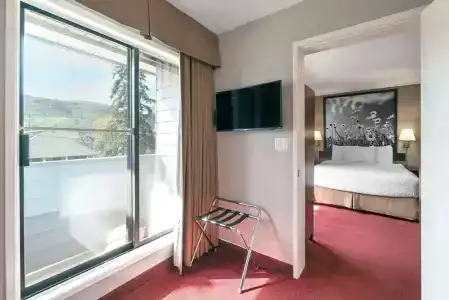 Quality Inn & Suites - 37