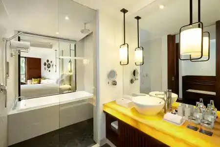 Pullman Danang Beach Resort - 8