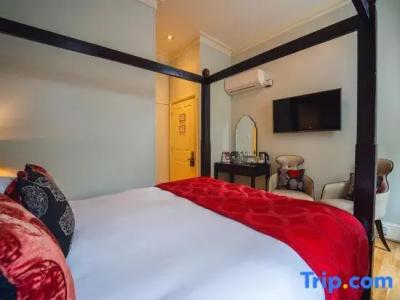 Twenty Nevern Square - 110