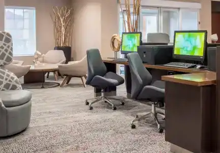 Courtyard by Marriott Portland North - 16