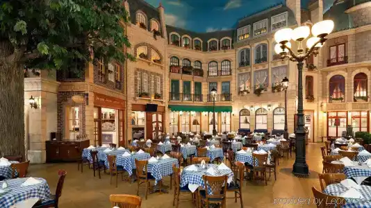 Paris Las Vegas & Casino - 27