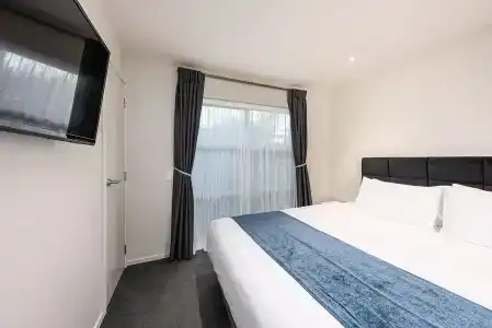 315 Riccarton - 23