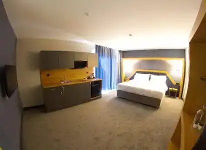 Roof 264 and Suites - 64