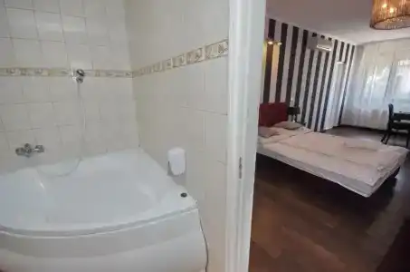 Guest House Romantika Panzio - 78