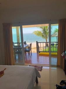 Pranee Beach Bungalows - 33