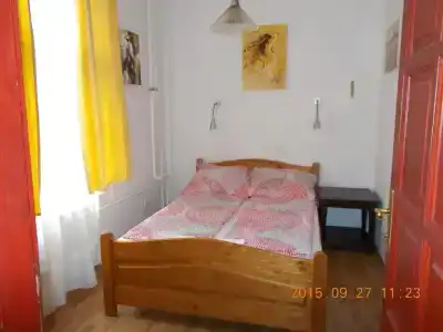 Hungaria Guesthouse - 0